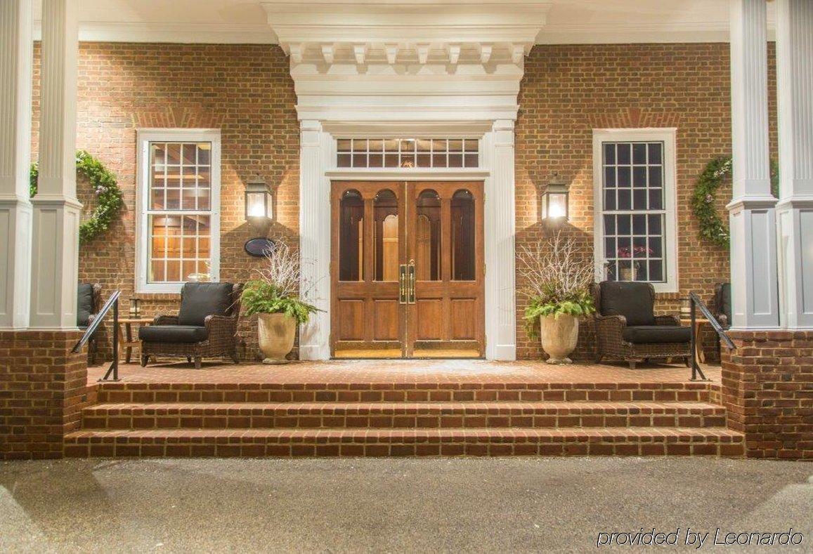 The Delafield Hotel Bagian luar foto