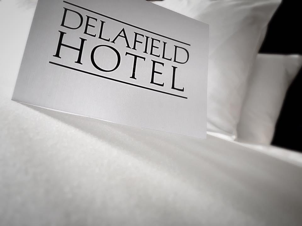 The Delafield Hotel Bagian luar foto