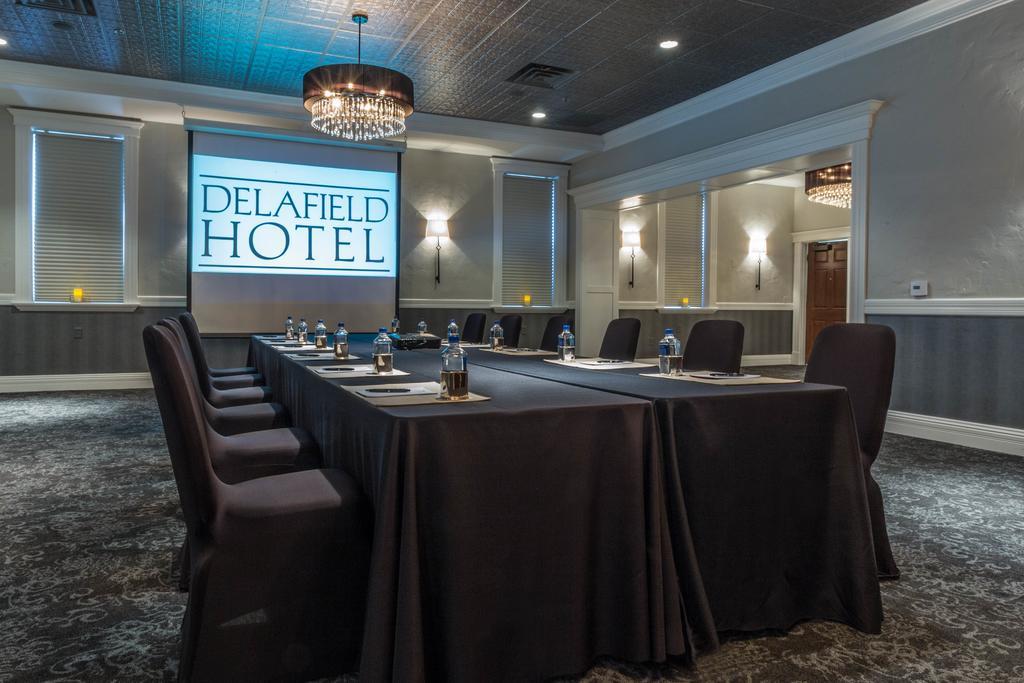 The Delafield Hotel Bagian luar foto